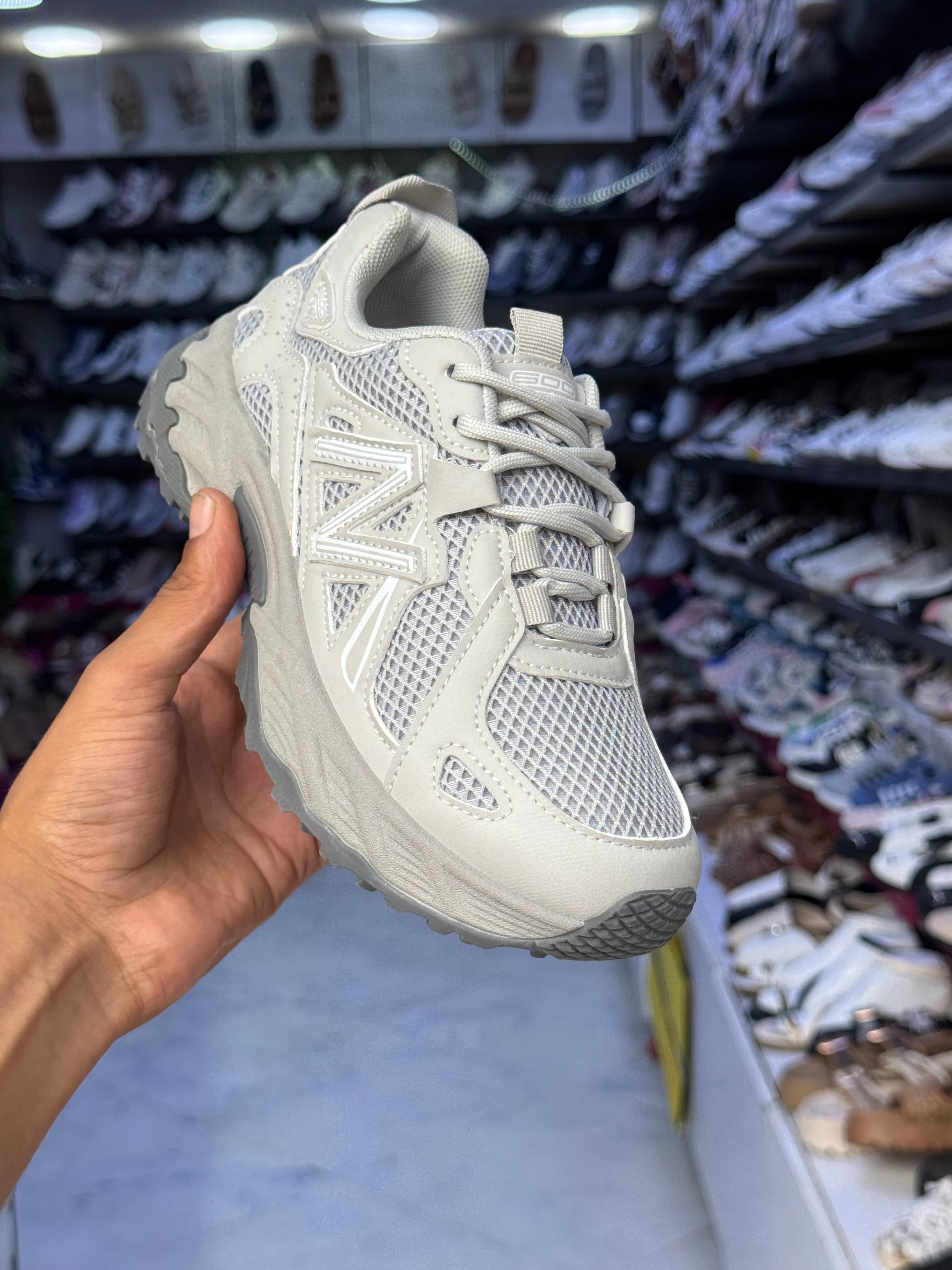 NB 610 — Gris