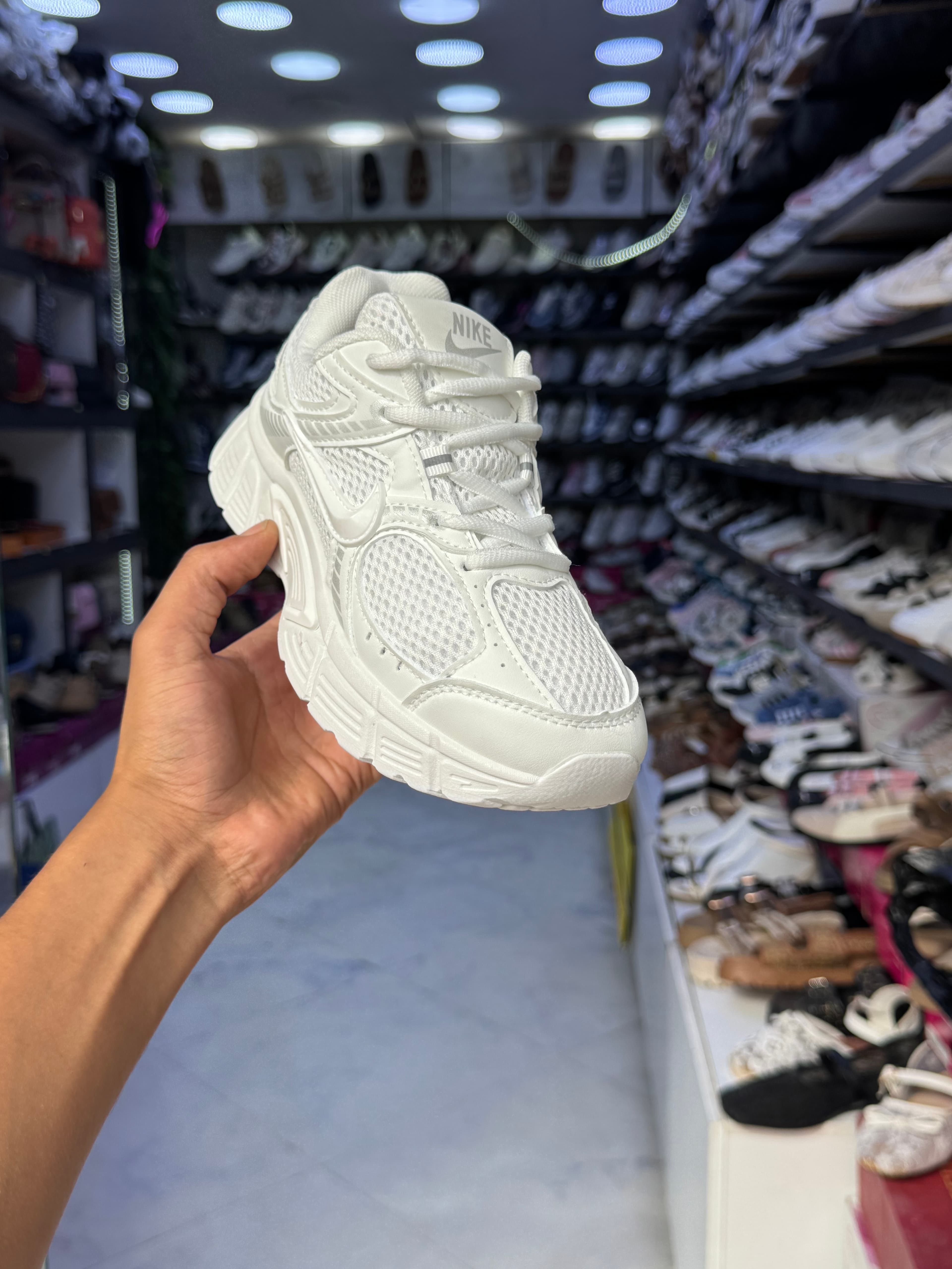 Nike Vomero 5 — All white