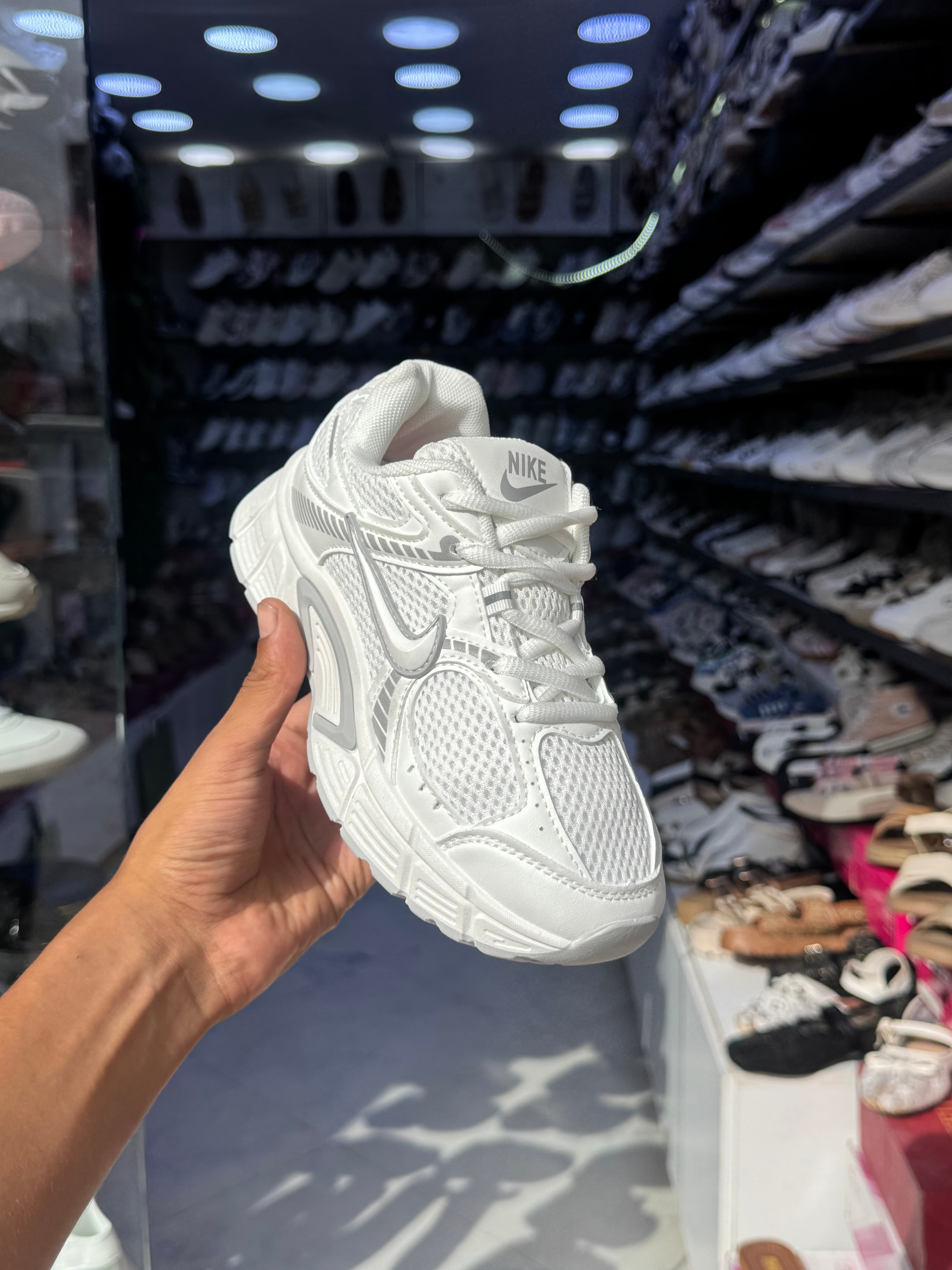 Nike Vomero 5 — White&Gris