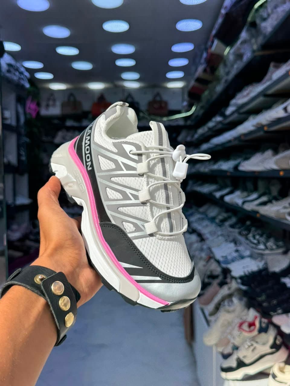 Socony — White and pink