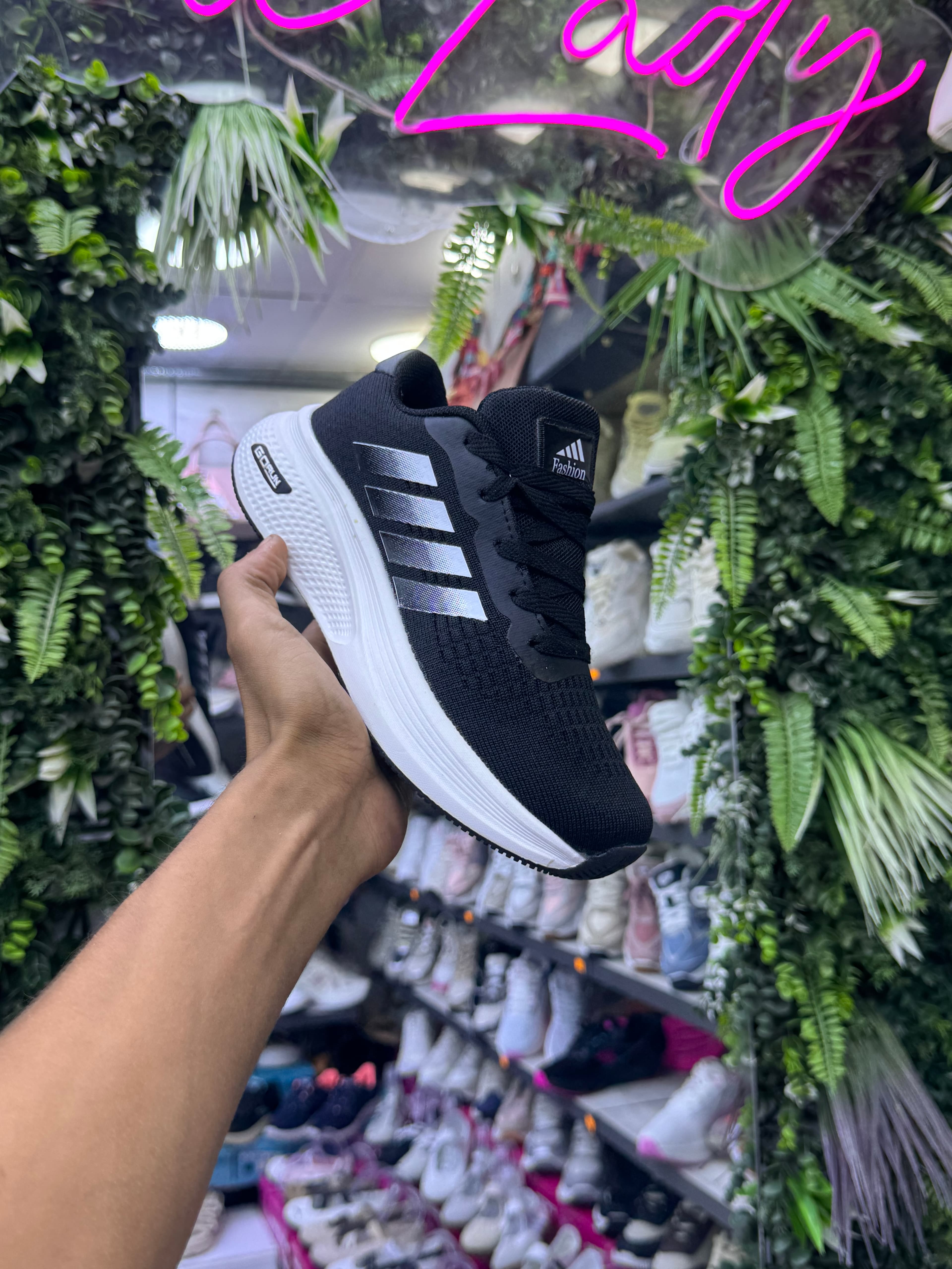 Adidas G-Run حطة و راحة — Black&white